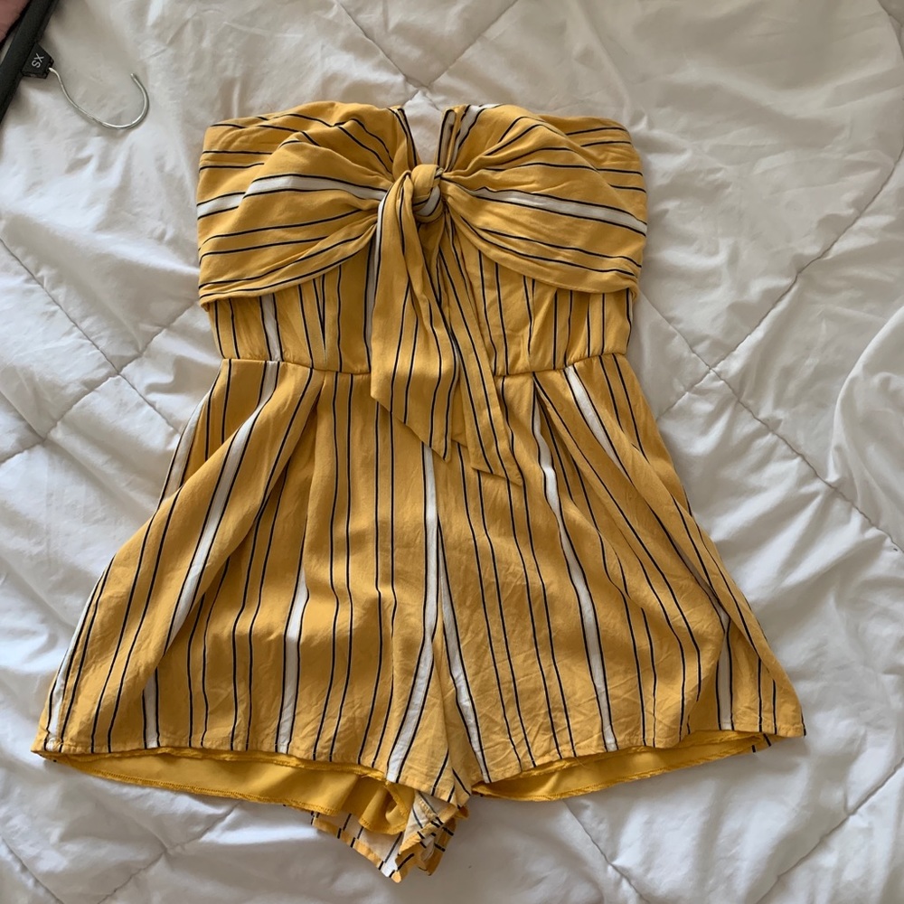 strapless yellow romper💛